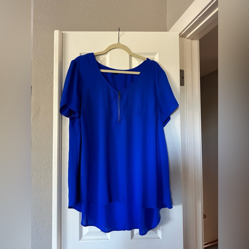 Torrid size 2 stunning blue blouse